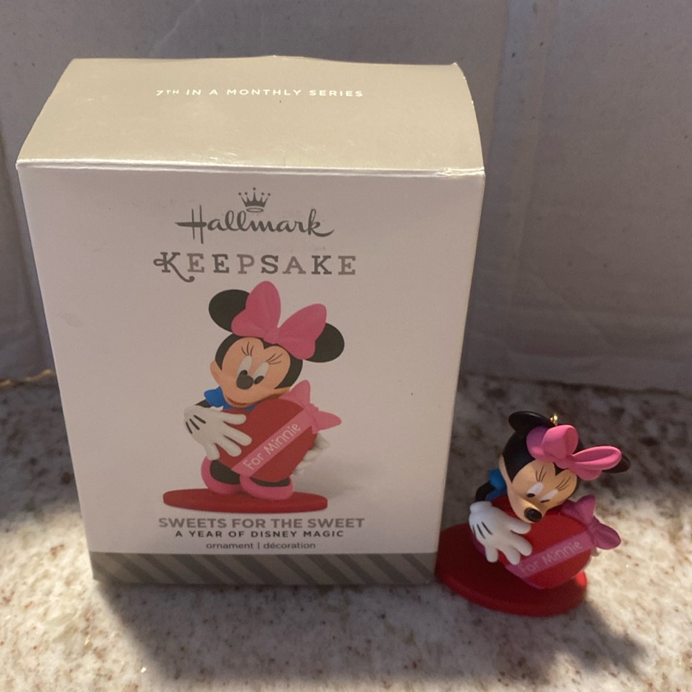 Hallmark Valentine’s Day Disney Minnie ornament. Sweets for the sweet. With box. - Picture 1 of 4